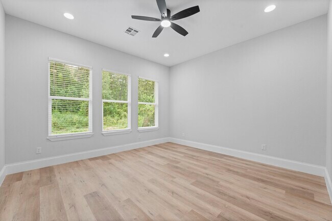 Building Photo - 478 Stephen F Austin Dr