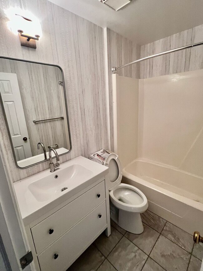 Building Photo - N Thalia Road - Duplex