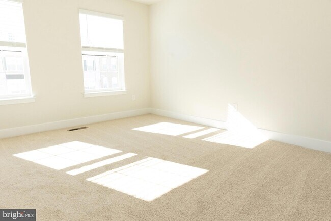 Building Photo - 10630 Meridian Hill Way