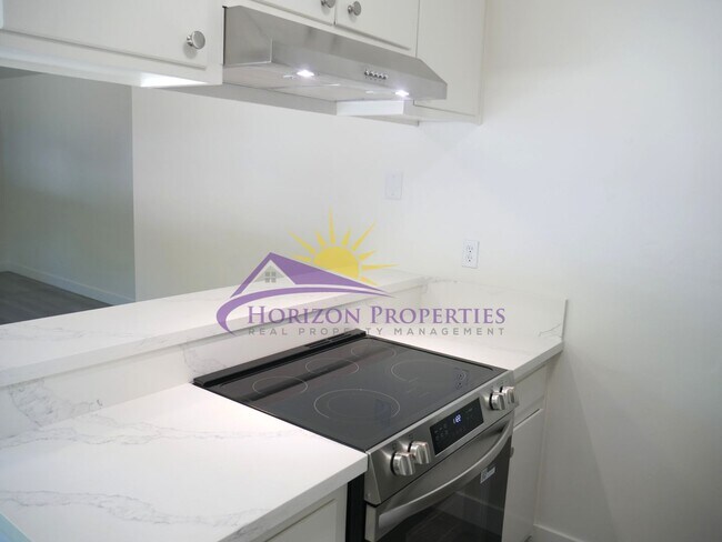 Building Photo - 908 Dornajo Way