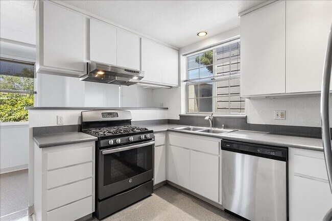 Building Photo - 1529 Stanton St