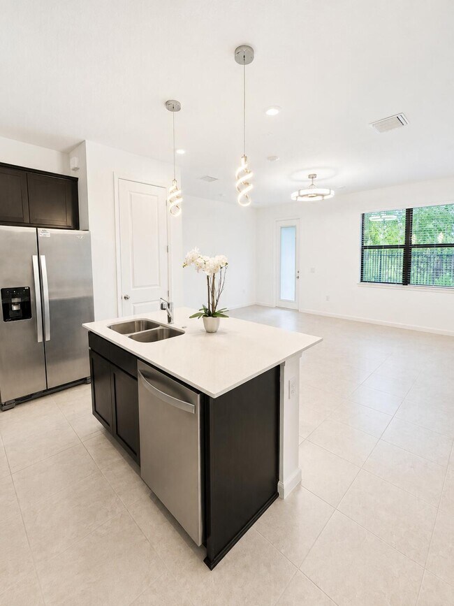 Building Photo - 4315 Efendi Dr