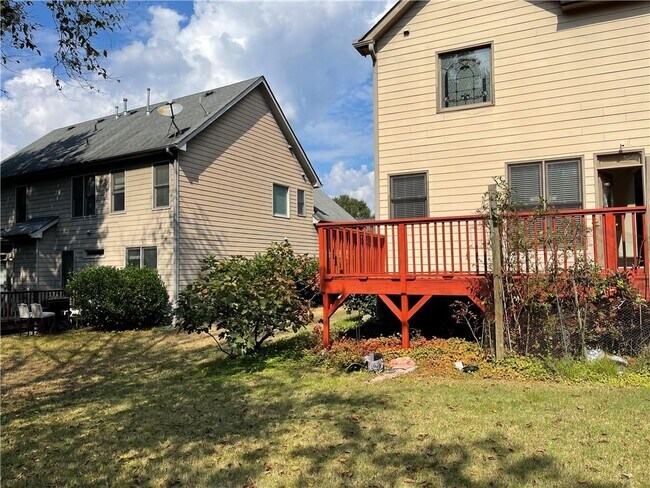 Building Photo - 2620 Village Chase Dr NW