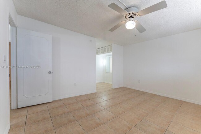 Building Photo - 3551 NE 169th St