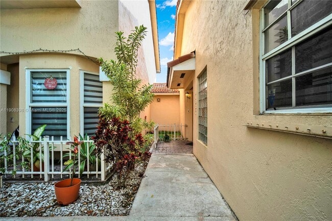 Building Photo - 11037 SW 152nd Ct