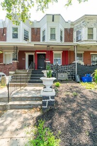 Building Photo - Newly rehabbed 3 bedroom 1.5 bath unit