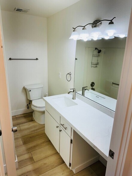Building Photo - 4646 Quail Park Dr