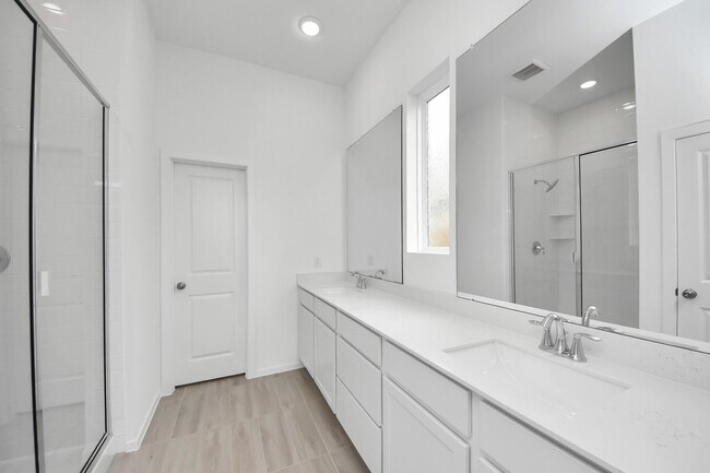 Building Photo - 3040 Ash Ray Dr