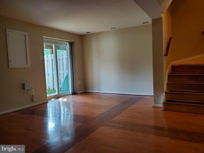 Building Photo - 14920 Forest Landing Cir