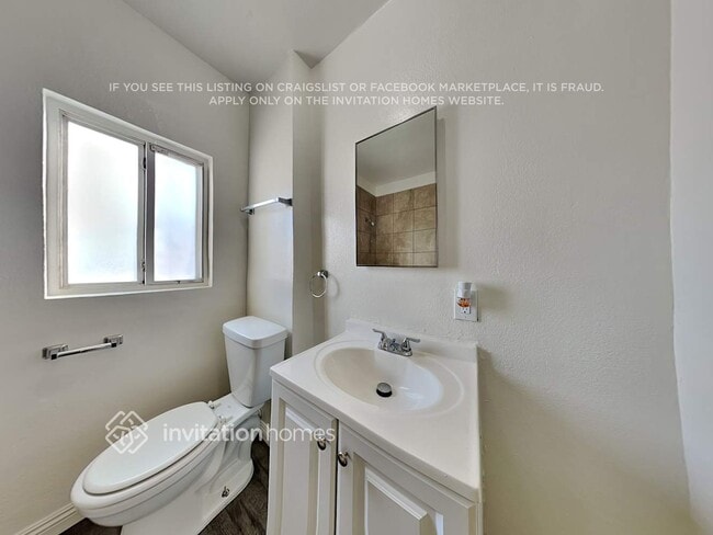 Building Photo - 1911 W 96th St