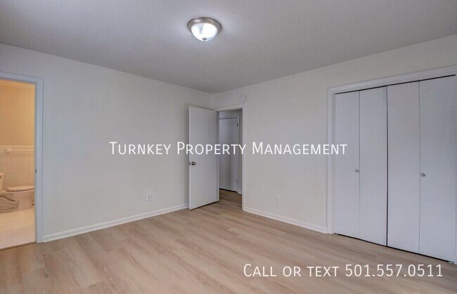 Building Photo - 2511 Montreal Dr