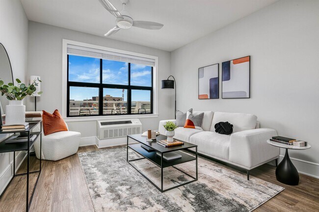 Building Photo - 32 Oakland Ave