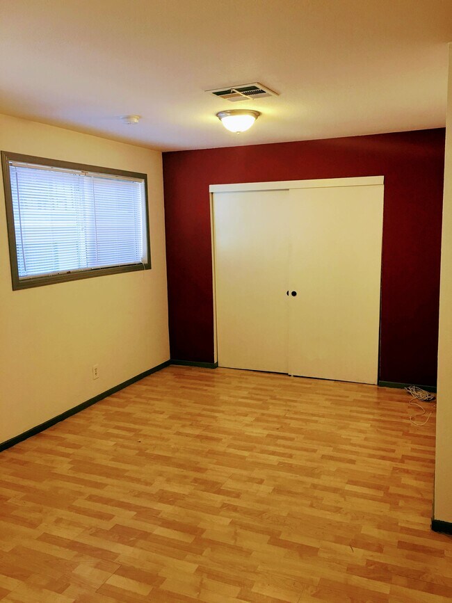 Building Photo - 1540 S Fairfax Ave