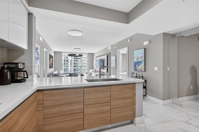 Building Photo - 300 Sunny Isles Blvd