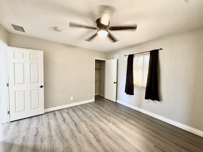 Building Photo - Adorable 3BD Vintage Henderson Home w/ Mod...