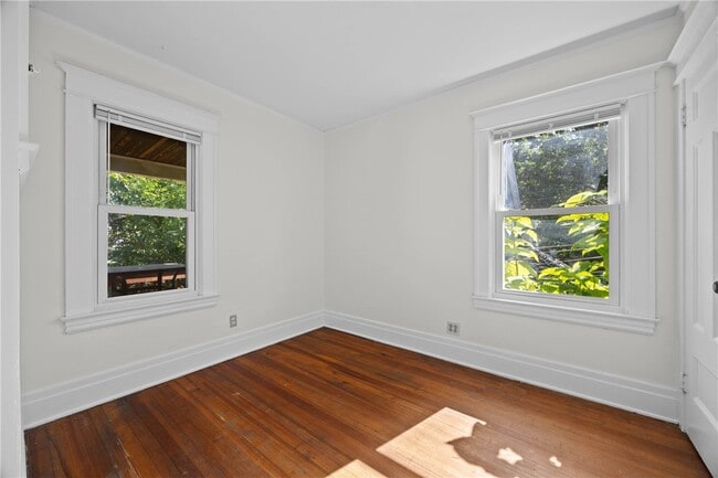 Building Photo - 15-17-17 Roosevelt St