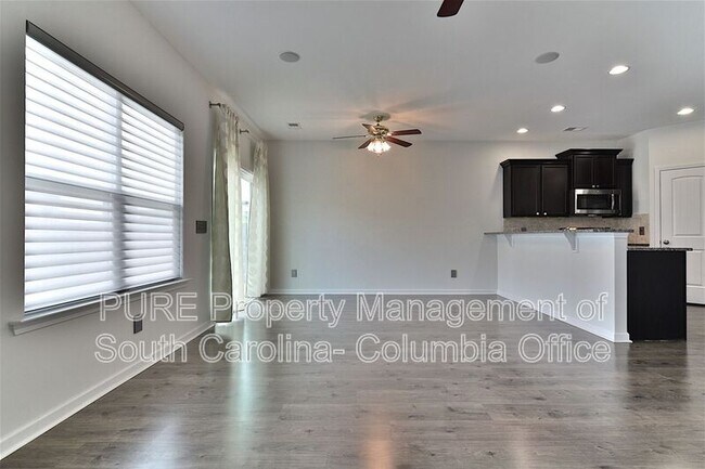 Building Photo - 109 Weeping Oak Ln