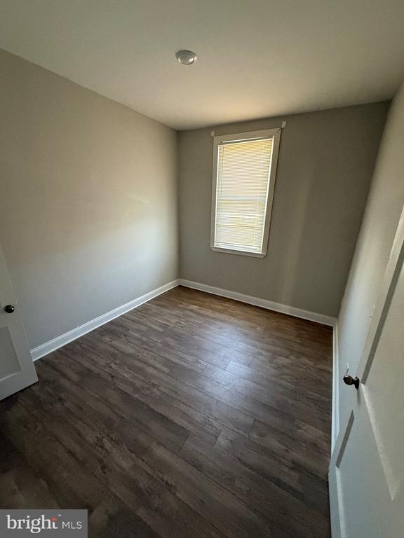 Building Photo - 4028 W Girard Ave