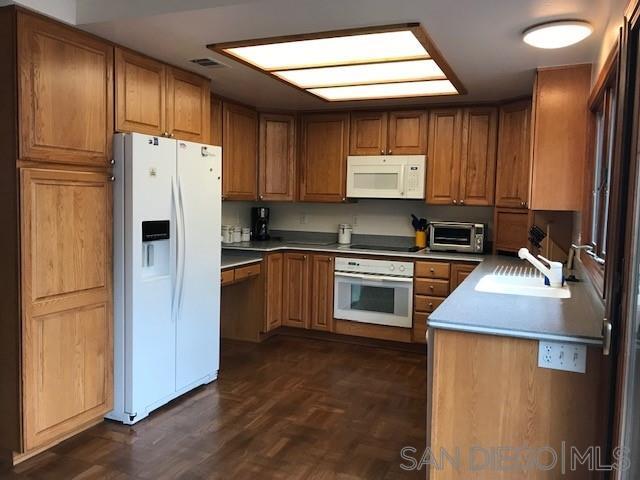 Building Photo - 2770 Caminito Cedros