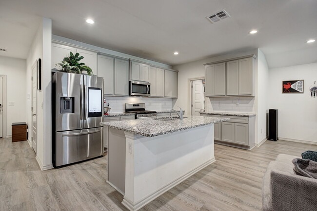 Building Photo - 14701 Travertine Fls Ln