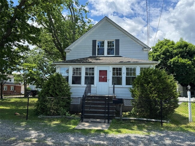 Building Photo - 28 Sound Beach Ave