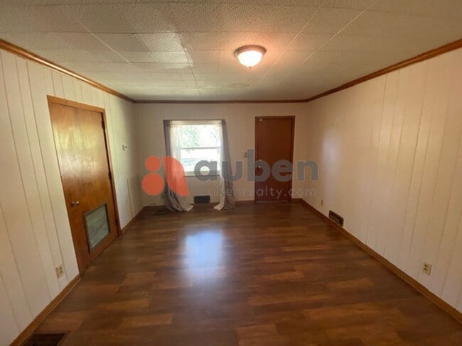 Building Photo - 2217 Hickory Valley Rd