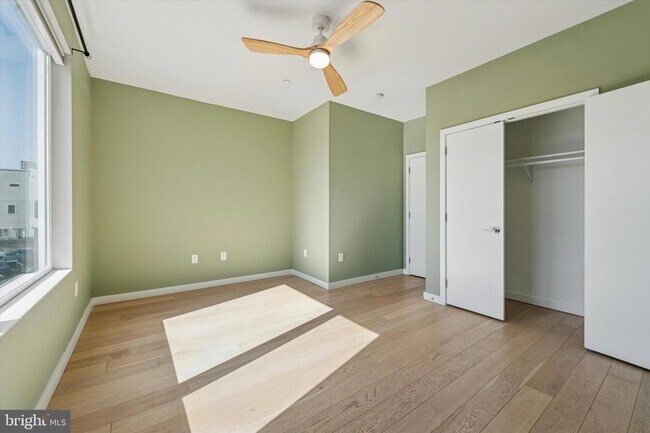 Building Photo - 120 W Oxford St