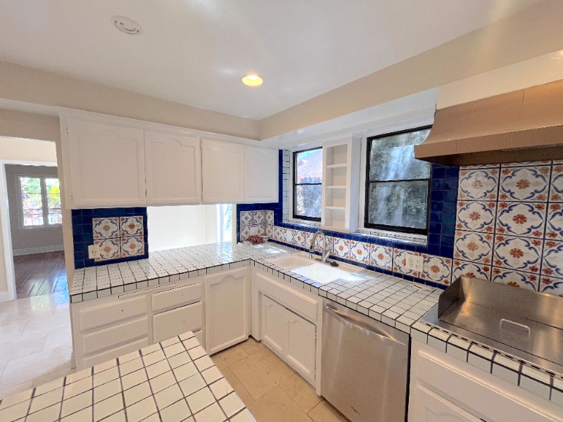 Building Photo - 223 S Gale Dr