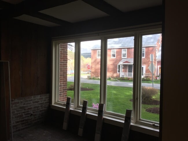 Building Photo - 36 Happy Valley Rd