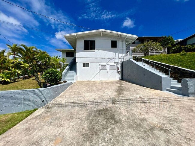 Building Photo - 44-123 Mikiola Dr