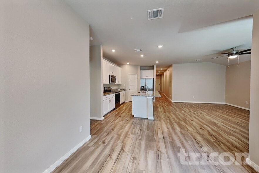 Building Photo - 5816 Zoey Wy