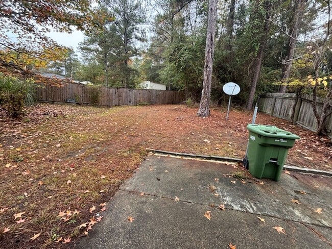 Building Photo - Duplex Unit