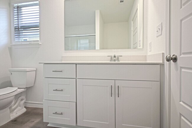 Building Photo - 951 Bluegrass Pt