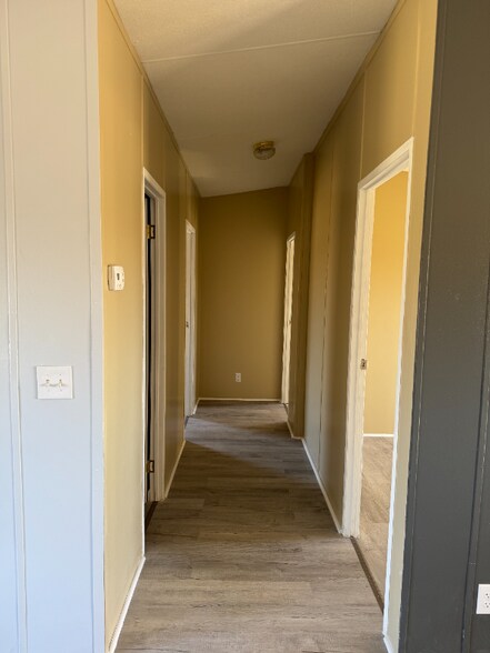 Building Photo - 230 Star Ridge Dr