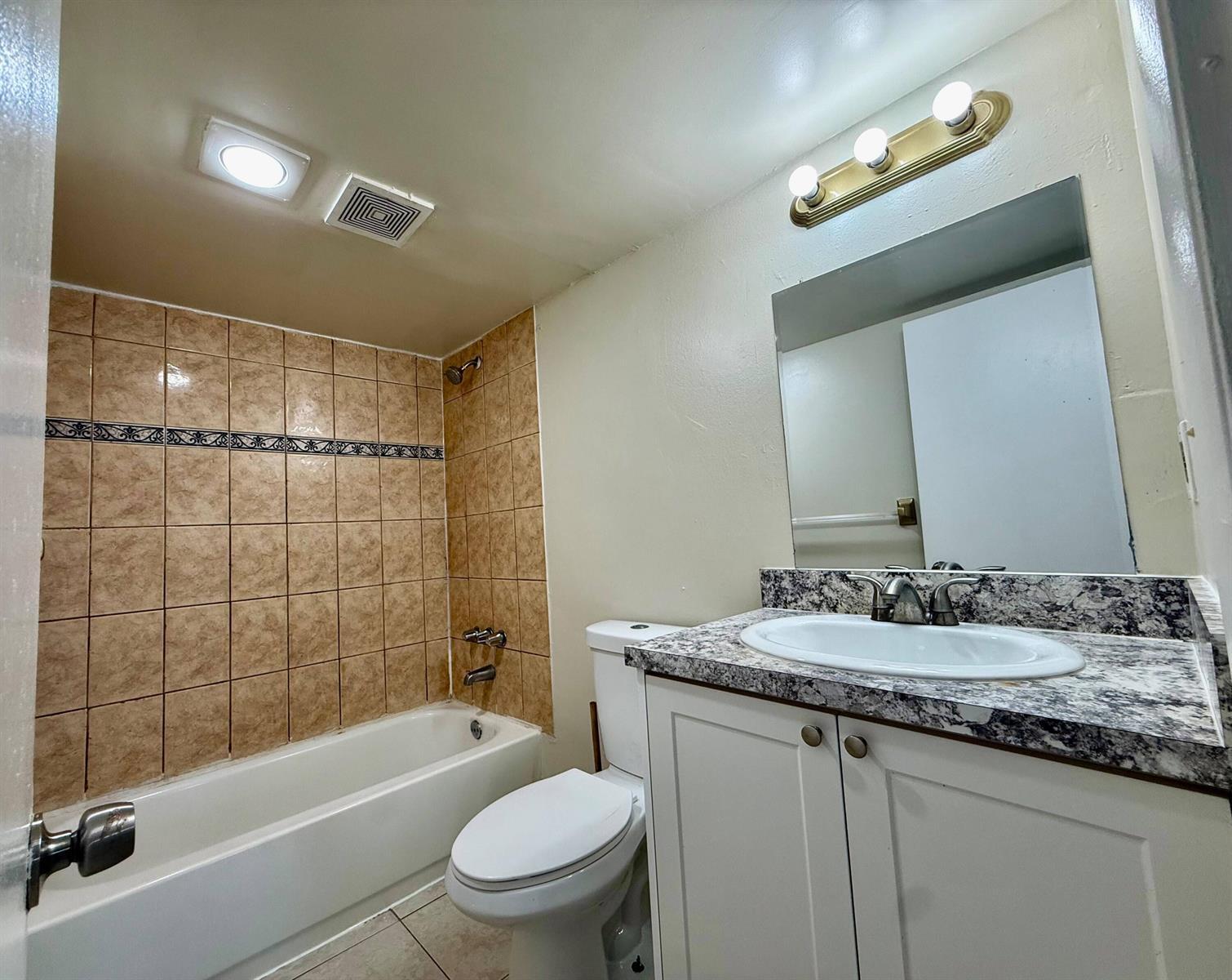 Building Photo - 700 SW 81st Ter