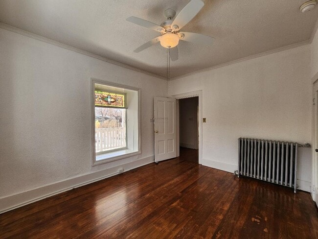 Building Photo - 549 Agua Fria St