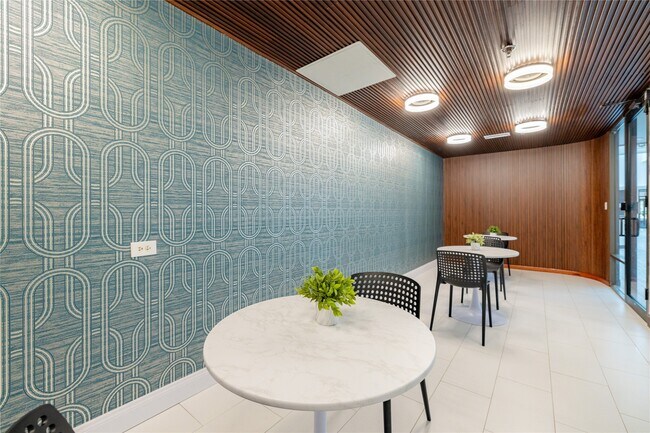 Building Photo - 14703 Park Row Blvd