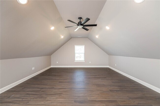 Building Photo - 5653 Poppy Ave