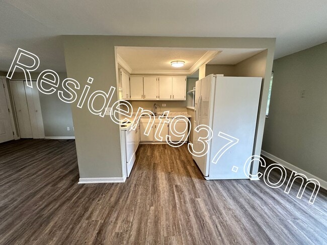 Building Photo - 3 bed 2 bath home.