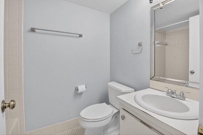 Building Photo - 7535 S Oriole Blvd