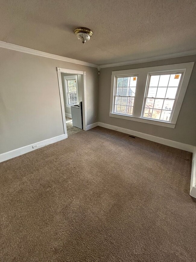 Building Photo - 22 Carter St