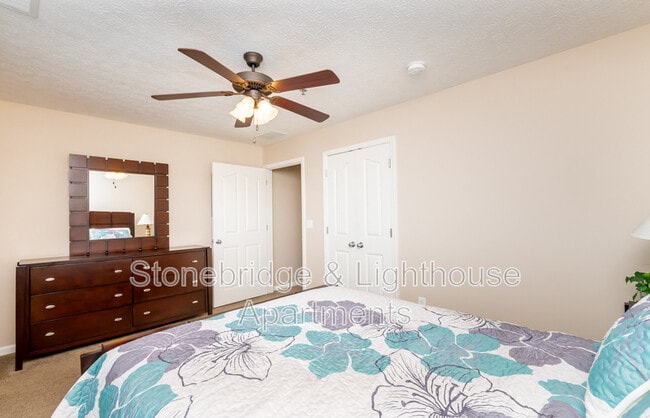 Building Photo - 201 Stonebench Cir