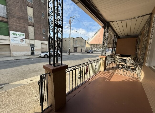 Building Photo - 1839 E Ontario St