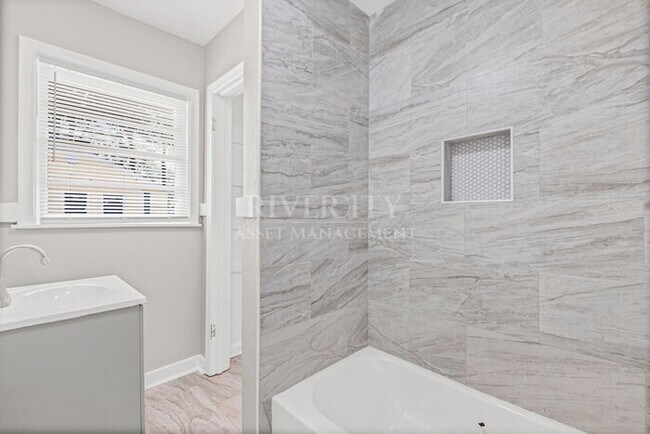 Building Photo - 1288 Davidson Dr