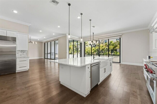 Building Photo - 481 W Davis Blvd