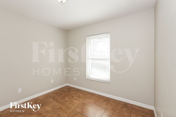 Building Photo - 17421 Kentucky Rd