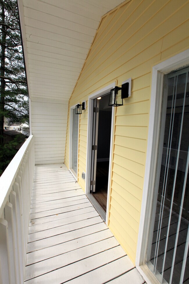Building Photo - 34 Chalet Dr