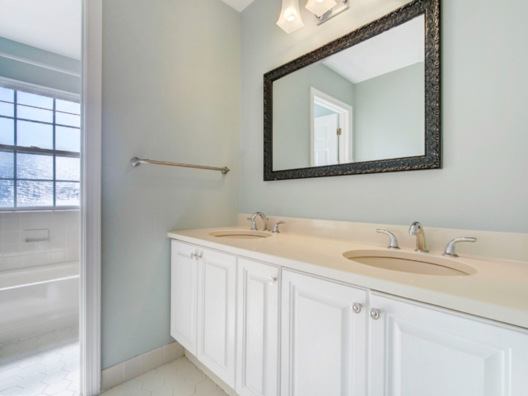 Building Photo - 8 Mulberry Ct