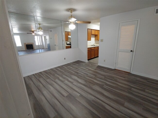 Building Photo - 9700 Leawood Blvd