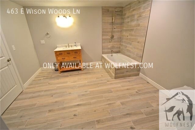 Building Photo - Stunning 6 Bedroom Fort Union Home! No Dep...